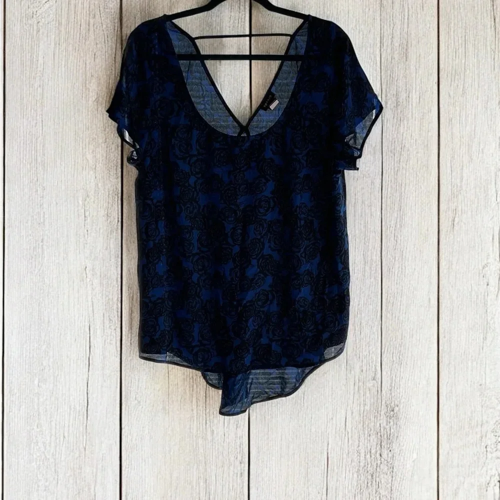 Torrid Floral Blouse - Size 0X - Picture 7 of 9